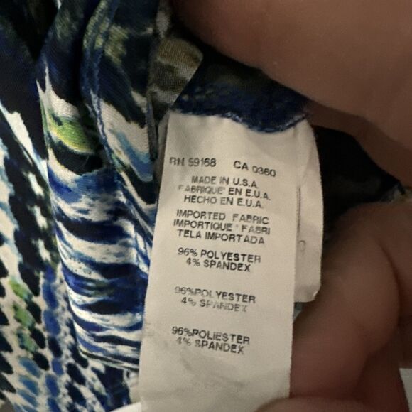 Karen Kane 1x blue geometric print 3/4 sleeve tunic top. - Picture 4 of 5